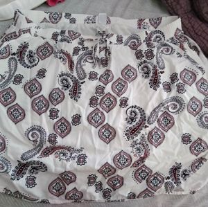 Patterned flowy pencil skirt